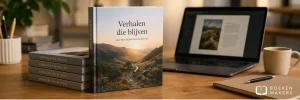 Professioneel boek en werkplek die het belang van 300 DPI voor boekdruk laten zien